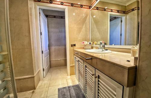 Luxury 5 star Villa Violetta with amazing sea view, jacuzzi and heated pool - Foto 38