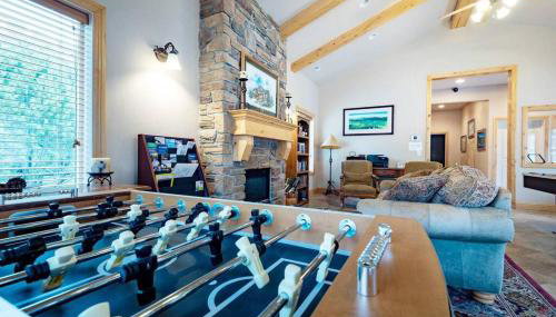 Lakeside Escape 2 BR with Hot Tub - Foto 4, Game Room