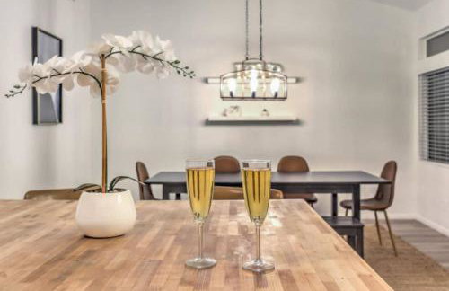 Creekwater | Pebbletech Pool & Spa 10 Min to Strip - Photo 8