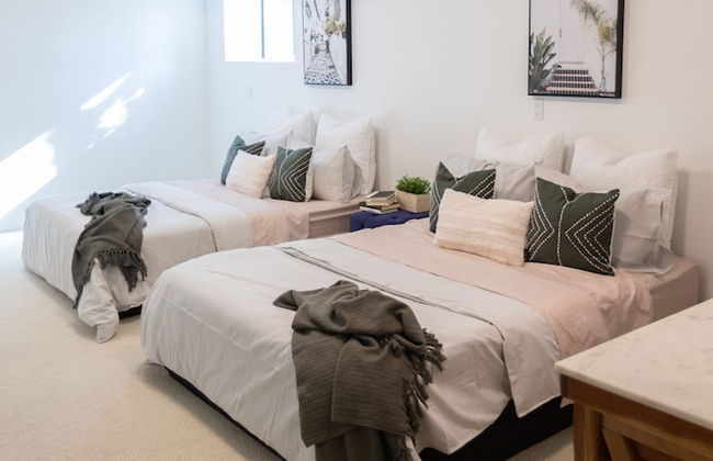 DT 3-lvl Townhouse w Rooftop Patio - Photo 24