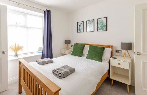 The Old Bank Beautiful Cotswold House with Huge Garden - Photo 13