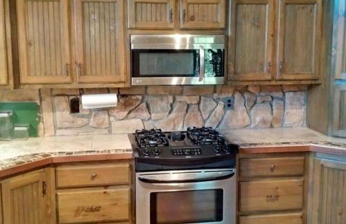 Peaceful Lodge-Style Cabin with Fire Pit near Greers Ferry Lake in Arkansas - Foto 5