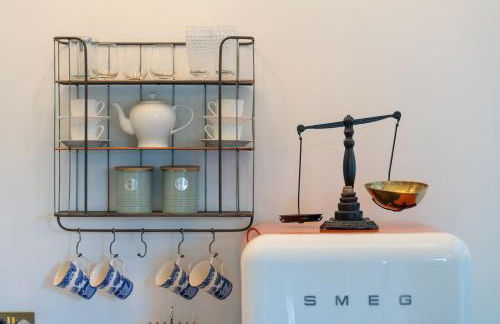 Signature Beachfront Home, Panoramic Sea Views & Marble Fireplace - Foto 26