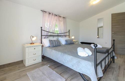 Wonderful villa wit pool surrounded by nature, high level of privacy a few minutes to the beach and town center by car by WiiBuk - Foto 16