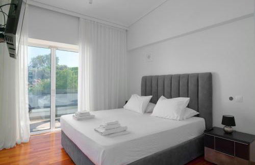 Luxury Villa with Pool, BBQ & Garden in Vouliagmeni - Foto 19