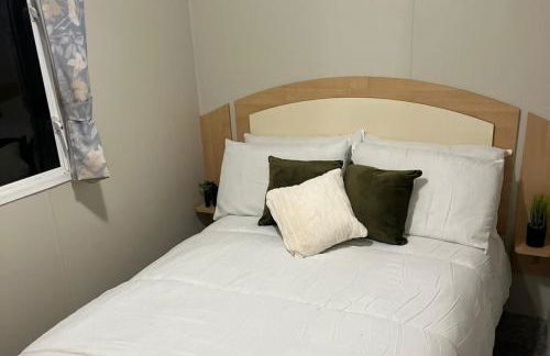 3 Bedroom Caravan - Sleeps 8 - Parking, Wifi, Pool - Foto 18