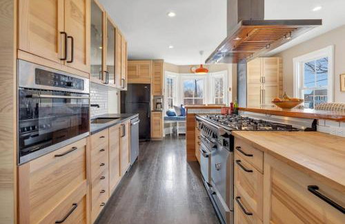 Sugar Maple Farm near Acadia - 5 Bedrooms, 5 Beds with FirePit and Large Deck - Foto 10