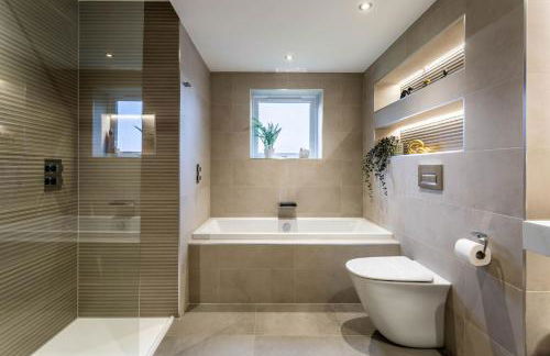 Arran Shores Luxury Shorefront Apartment 9 - Photo 14