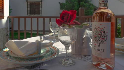 Garden Apartment - Photo 5