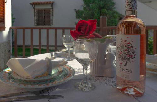 Garden Apartment - Photo 5