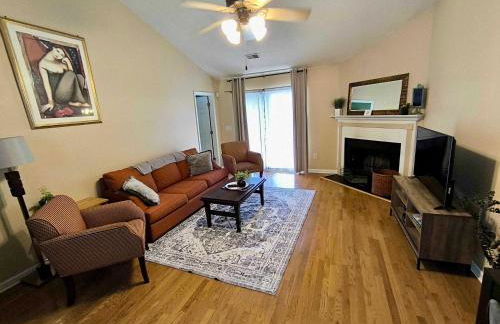 Aerie Oaks Cottage-5min to Lake, 20min to Columbia - Foto 24