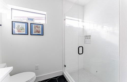 Luxe East Downtown 3BR Condo, Walk to Bars, Restaurants, Shops - Foto 11