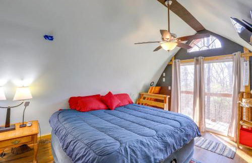 Mtn Cabin 1 Mi to TIEC Outdoor Kitchen and Fire Pit - Foto 6