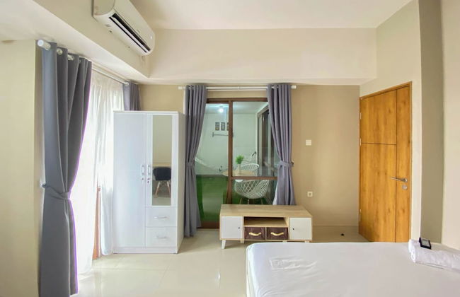 Homey and Nice 1BR at LRT City Jatibening Apartment - Photo 5