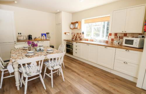 The Coach House - Photo 13