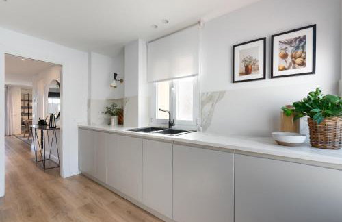 Donoso Cortes & Free parking by ELE Apartments - Photo 9