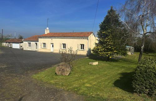 Lovely Holiday Home in Loire for 10 - Photo 1
