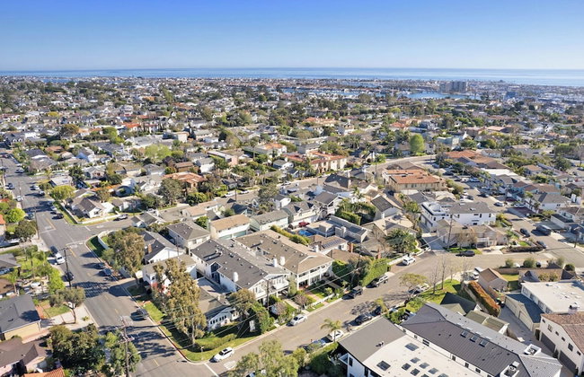 Crystal Cove by Avantstay Gorgeous & Charming Newport Home! - Photo 32