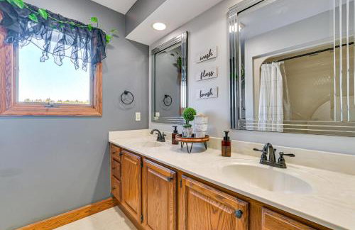 7,000 Sq Ft! Private Rapid City Estate with Pool - Foto 34