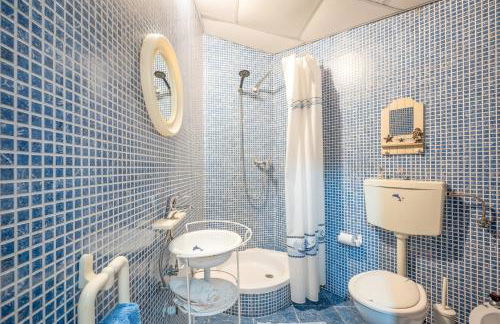 Eclectic oasis with poolside charm in Arranhó - Foto 14