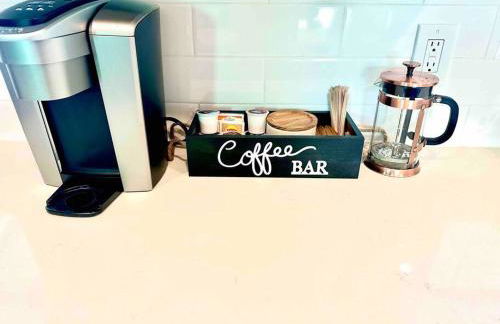 Modern Home with View and Large Private backyard - Foto 31