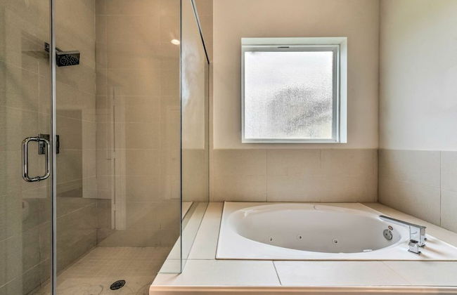 Brand New 3 Story Modern Home - Foto 17