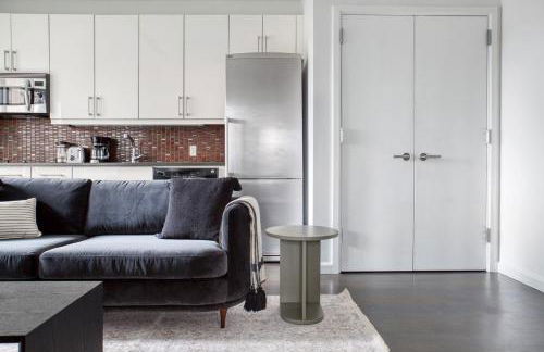 Gorgeous Midtown W 1BR w Gym nr Times Sq NYC-651 - Foto 2