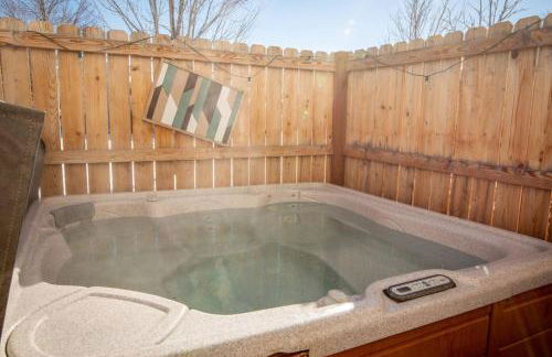 Dog Friendly Oasis Private Hot Tub with Sauna - Photo 16