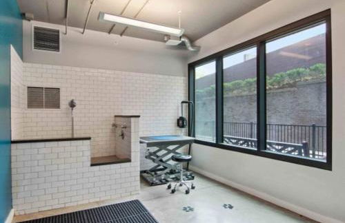 The Luxe -Highrise, Balcony, Year-round Pool, City View! - Foto 9