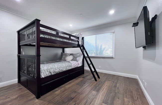 Sensational 6 Bedroom 4 Bathroom Pool Home (3 Master Bedrooms W/bathrooms) - Foto 12