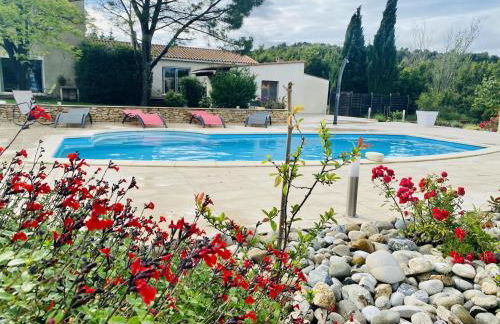 Tranquil Villa with Pool - Foto 20