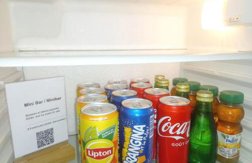 T2 de 56m2 - Genève à 5 min- Parking Privé Gratuit - Photo 15