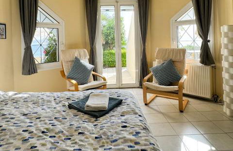 EviaXL Studios - Photo 11