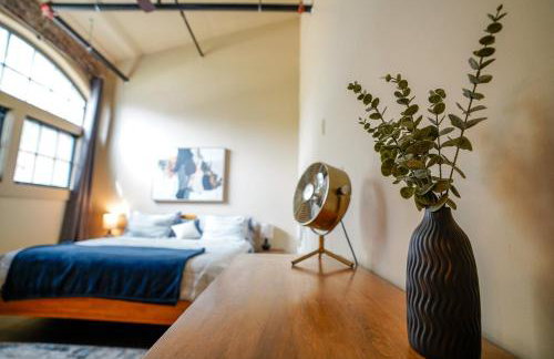 Industrial Escape 2bd 2bath - Photo 23