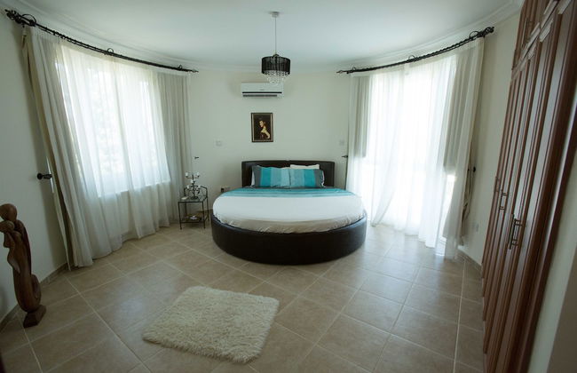Villa - Sleeps 14 - Private Pool - Cinema Room - Foto 3