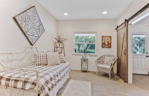 Charming 4BR Wine Country Getaway with Spa & Firepit - Foto 24