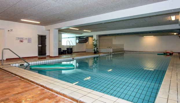 4 Person Holiday Home on Holiday Park in Glesborg - Foto 2, Piscina
