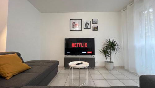 Grand T2 Centre Ville avec Parking Gratuit - Foto 1