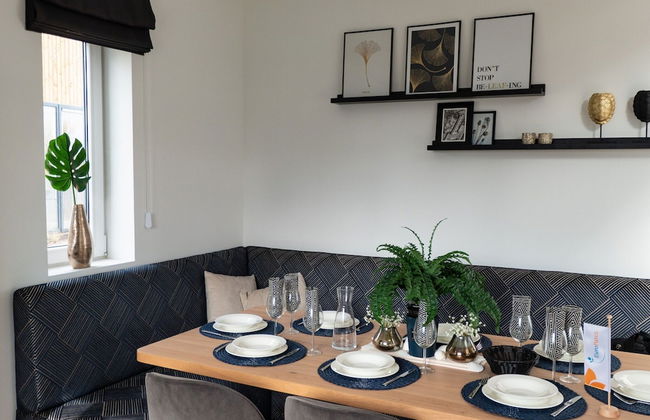 Luxury Villa With Dishwasher - Photo 29