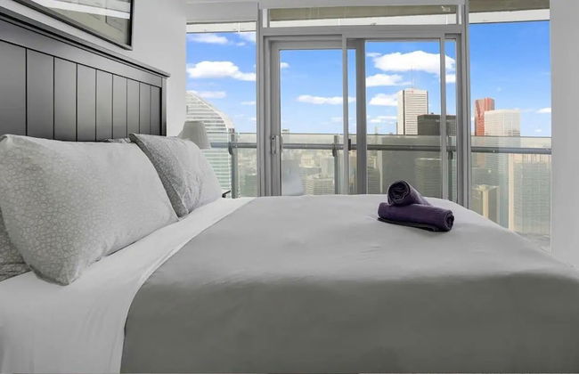 Lanterra Downtown Cn Tower - Photo 17