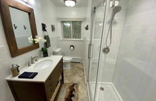 Escape to a 3-Bedroom Cabin in Lower Catskills - Foto 12