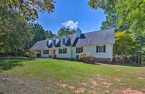 2 Mi to Clemson Central Villa with Deck, Near Lakes - Foto 32