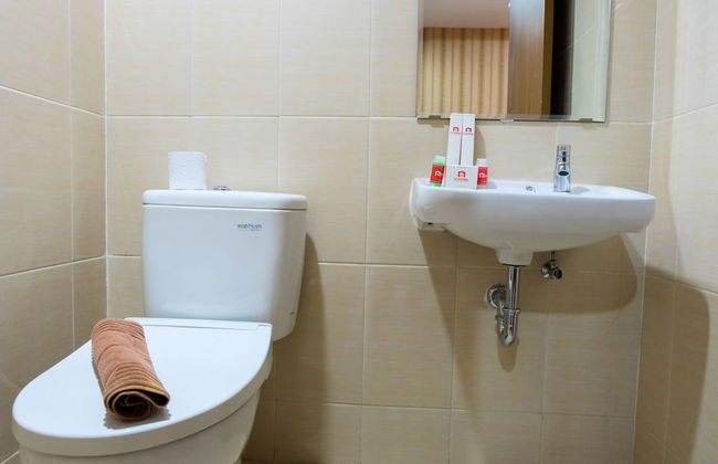 Minimalist Studio The Oasis Apartment near Omni Hospital Cikarang - Photo 12