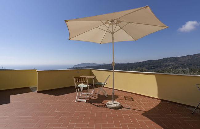 1 bedroom Apartment in San Bartolomeo al Mare with garden and terrace - Photo 15