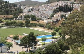 Modern Apartment in Benahavis Village Centre with Underground Parking - Photo 40