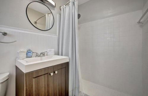 Stylish 2br 3ba with Heated Pool plus Beach Walkable - Foto 36