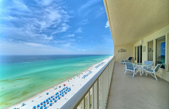 Relaxing Beachfront Condo with Beach Access - Unit 1603 by RedAwning - Foto 24