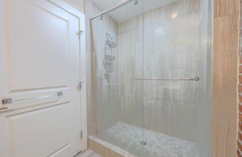 Downtown Luxury Students Welcome Washer and Dryer - Foto 5