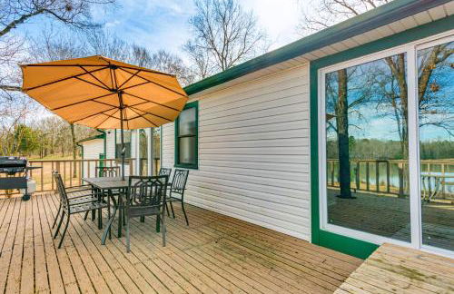 Lakefront Home with Yard and Deck in North Little Rock - Foto 19