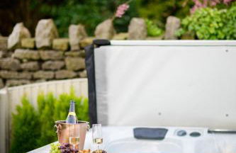 Luxurious Retreat in Buxton - Photo 1